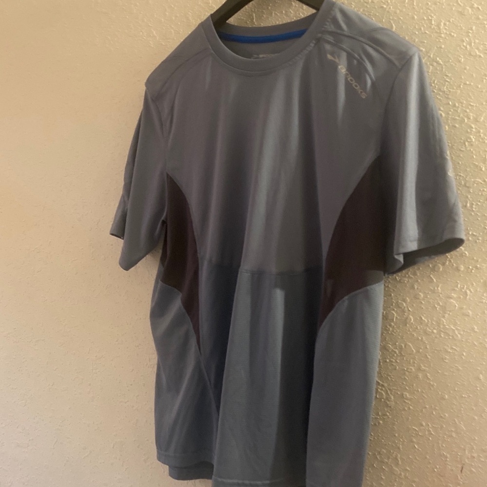 Brooks Equilibrium Technology T Shirt Womens Size L On The Run Gray Running T22